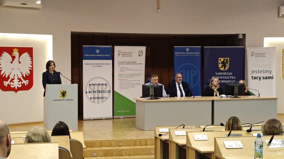 Podsumowanie konferencji pt. „Zatrudnianie osób z niepełnosprawnościami”