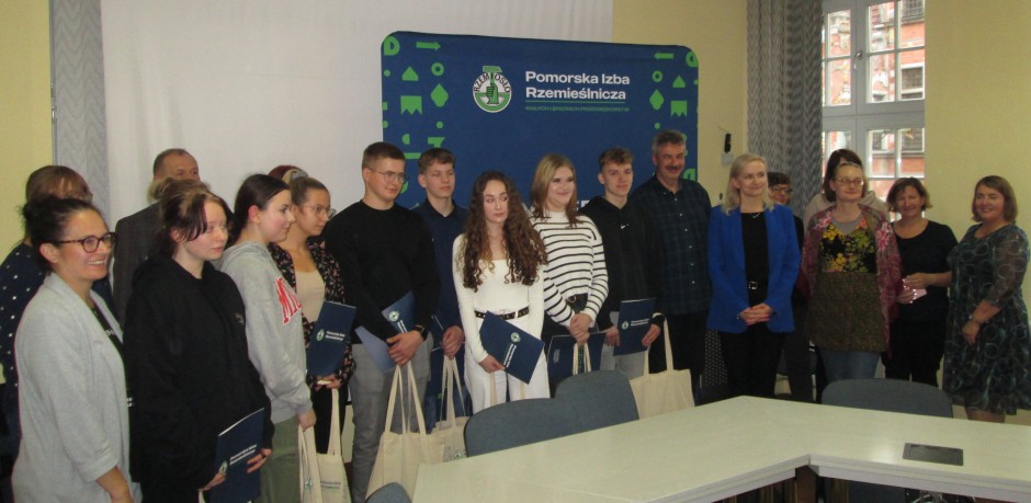 pamiu0105tkowe zdju0119cie uczestniku00f3w konkursu Bezpiecznie od Startu