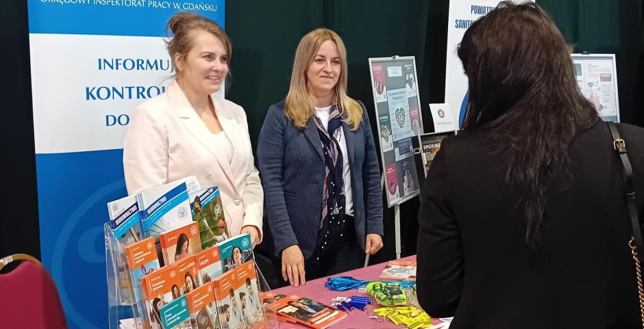 Duże zainteresowanie tematyką prawa pracy i BHP podczas targów w Chojnicach